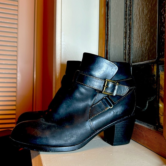 BOC BORN black ankle boots. Size 7M - Picture 2 of 10